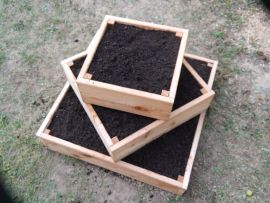 Kräuterpyramide aus Lärchenholz