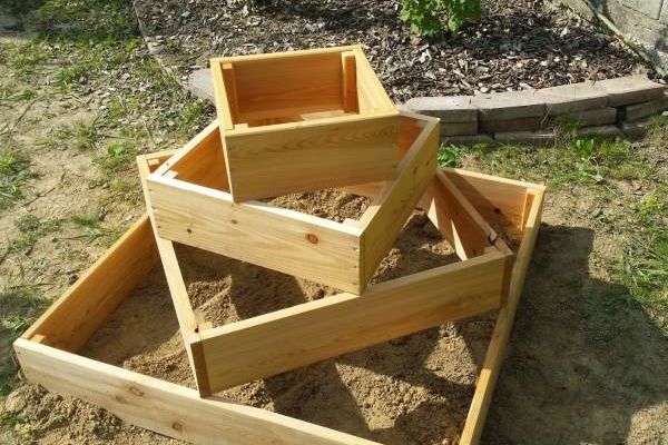 Pyramide leer